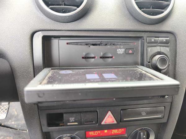 RADIO/NAVI AUDI - Vue 5